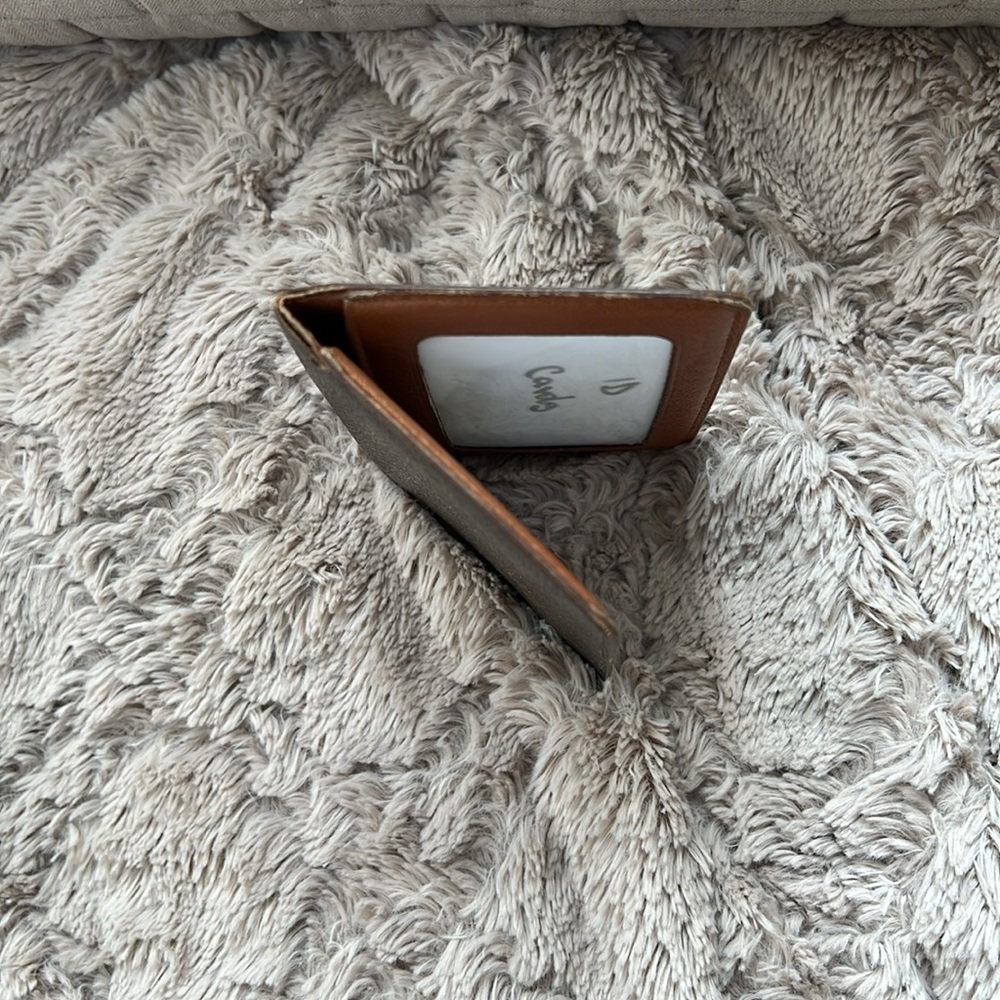 LOUIS VUITTON ID / Card holder - Picture 2 of 11